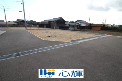 【前面道路含む現地写真】 | リーブルガーデン防府市仁井令第７（１号棟） | 現地（2024年11月18日撮影）