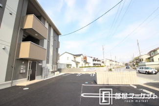 【駐車場】