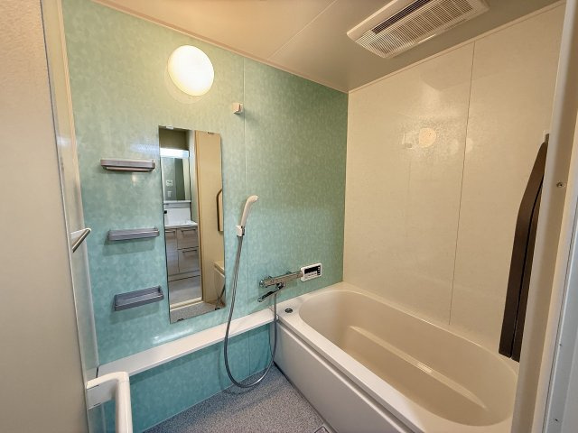 ドミール八王子の浴室|～のびのびくつろげるバスルーム　１日の締めくくりに癒やしのバスタイムを～