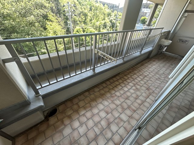 ジュリオ朝霧のバルコニー