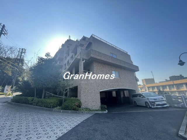 ジュリオ朝霧の外観