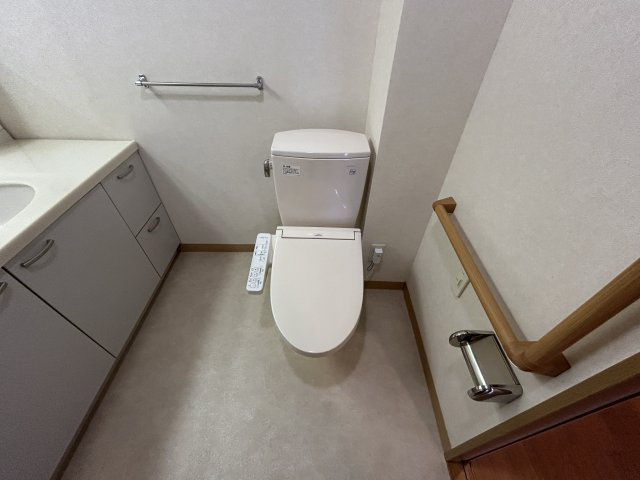 ジュリオ朝霧のトイレ