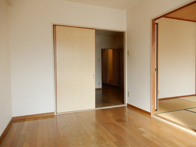 シャトー第一土山の寝室