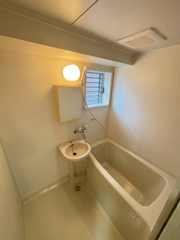 ボヌールエイワの浴室