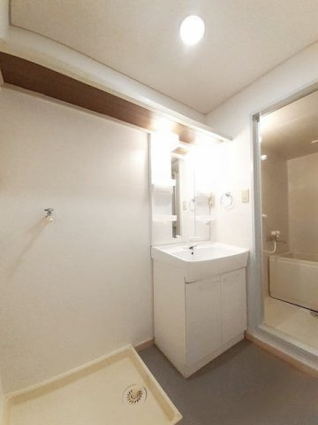 キャステール大江の洗面所|脱衣スペースもあります