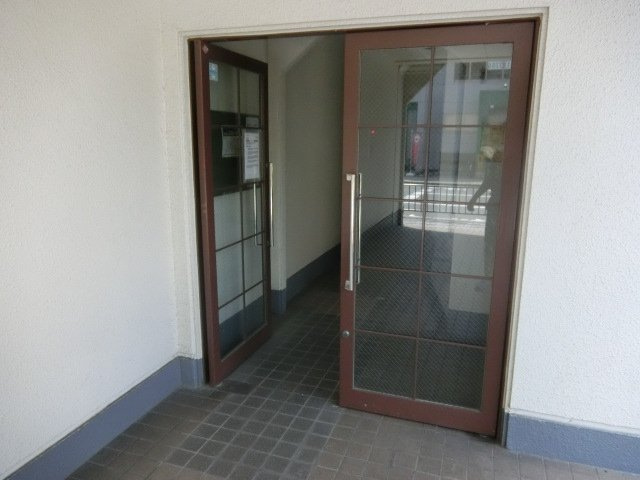 リビース音のエントランス