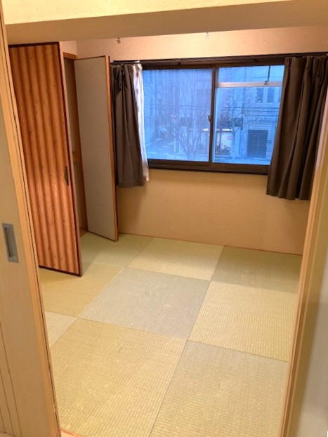 ◆駅まで徒歩４分◆２００７年３月室内リフォーム歴ありで美室◆開放感のある１ＬＤＫ◆コーポ円座の和室|和室