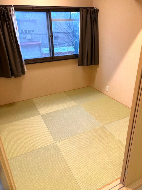 ◆駅まで徒歩４分◆２００７年３月室内リフォーム歴ありで美室◆開放感のある１ＬＤＫ◆コーポ円座の和室|和室