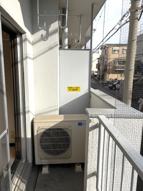 ◆駅まで徒歩４分◆２００７年３月室内リフォーム歴ありで美室◆開放感のある１ＬＤＫ◆コーポ円座のバルコニー|バルコニー