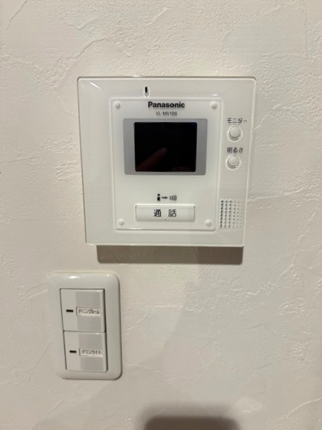 ◆駅まで徒歩４分◆２００７年３月室内リフォーム歴ありで美室◆開放感のある１ＬＤＫ◆コーポ円座のセキュリティ|TVモニター付きインターフォン