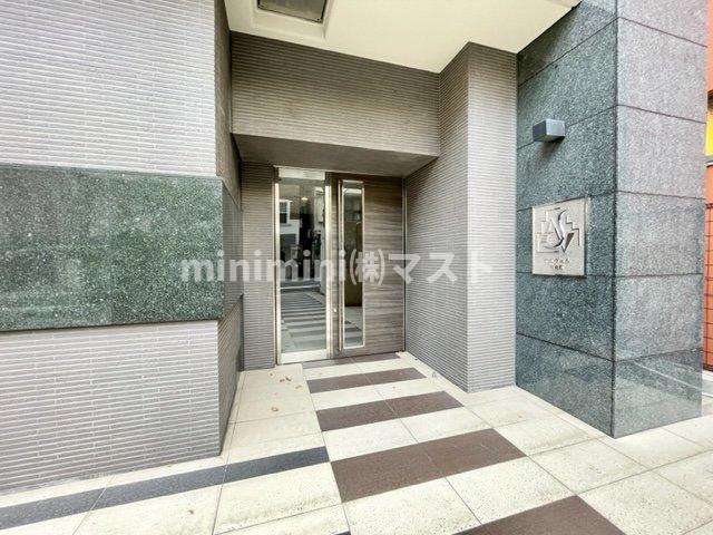アスヴェル南森町のエントランス