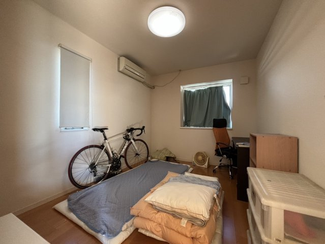 光の森　店舗付き住宅の洋室