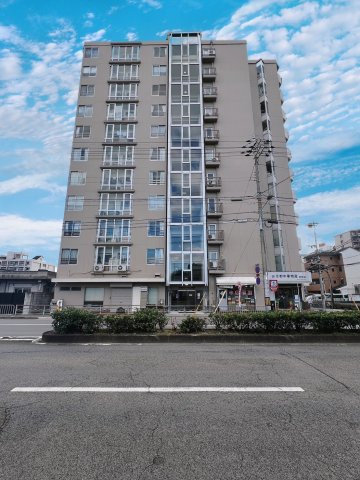 四条グランドハイツA棟の外観