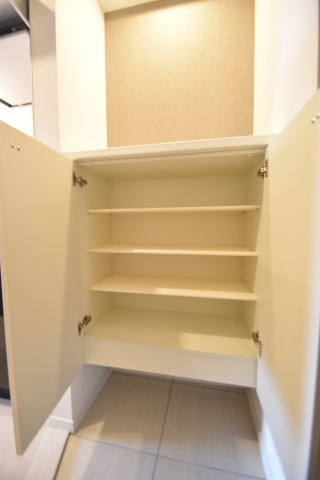 大阪市都島区都島北通２丁目の賃貸マンションの玄関