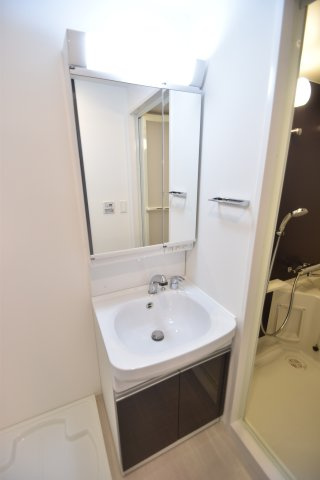 大阪市都島区都島北通２丁目の賃貸マンションの洗面所