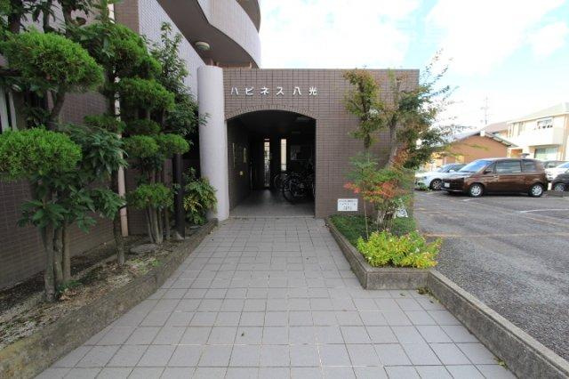 ハピネス八光のエントランス