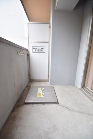 大阪市都島区東野田町１丁目の賃貸マンションのバルコニー