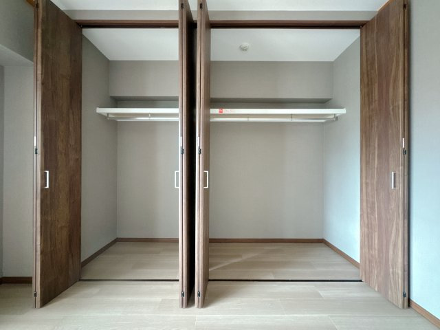 【収納】 | グランピアマンション箱崎Ⅷ☆仲介手数料無料☆ | たくさんあっても困らないのが収納スペース。ひとつでこれだけ大きいとずいぶん助かります。