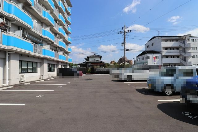 塩田町マンションの駐車場|カースペースがあります