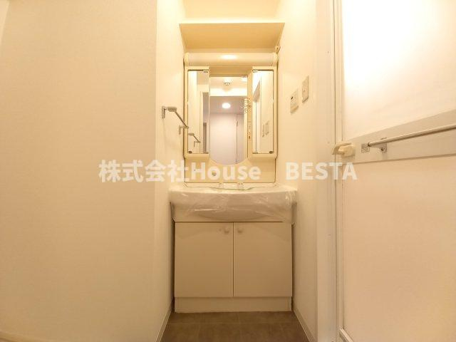 ベルフェリーク新神戸の独立洗面台