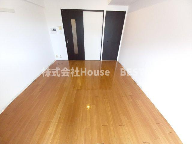 ベルフェリーク新神戸の洋室