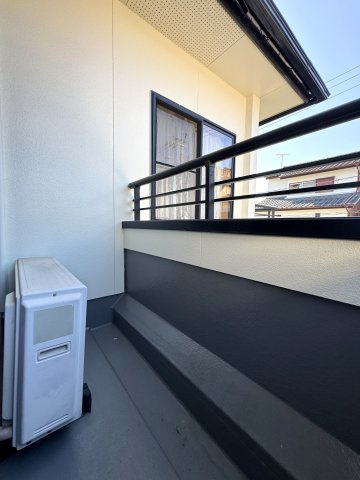 高知市小倉町のエントランス|西側の南向きバルコニー