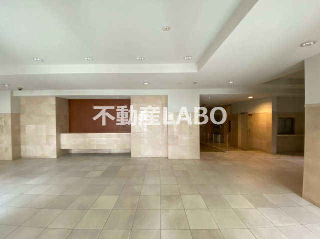 プロシード弁天町のロビー