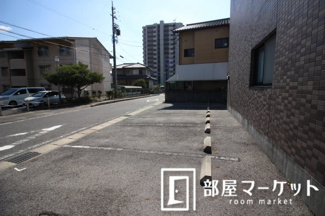 【駐車場】