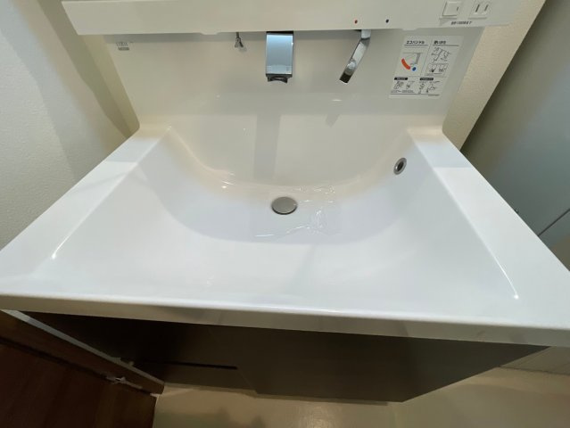 ＧＫレジデンス向月町（コウゲツチョウ）の独立洗面台|脱衣スペースもあります