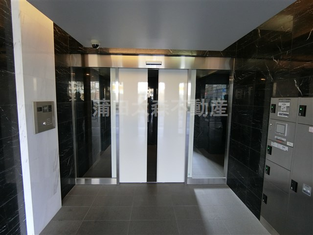 XEBECジーベック糀谷のエントランス