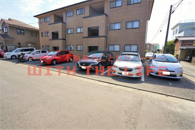 フォブールサウス【キャッシュバック対象物件】の駐車場|駐車場があるので、車を買う予定の方も安心です