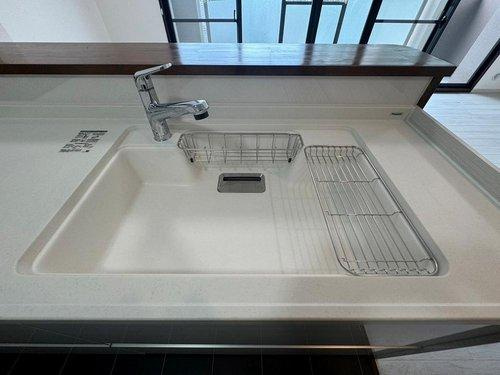 グラン・コート南仙台第2のキッチン|ワイドなシンクは大きなお鍋も洗いやすく、快適に使えると人気◎