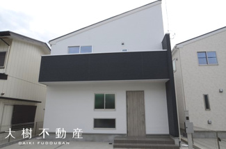 【外観】 | 宅地建物取引士による不動産のご説明・現地のご案内、住宅金融普及協会住宅ローンアドバイザーが住宅ローンのアドバイスから融資実行までのお手伝いをしっかりサポートします♪