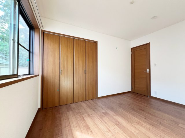 横浜市青葉区桂台二丁目戸建の洋室|明るい洋室です