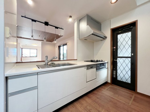 横浜市青葉区桂台二丁目戸建のキッチン|きれいなキッチンです