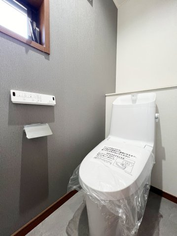 横浜市青葉区桂台二丁目戸建のトイレ|落ち着いた色調のトイレです