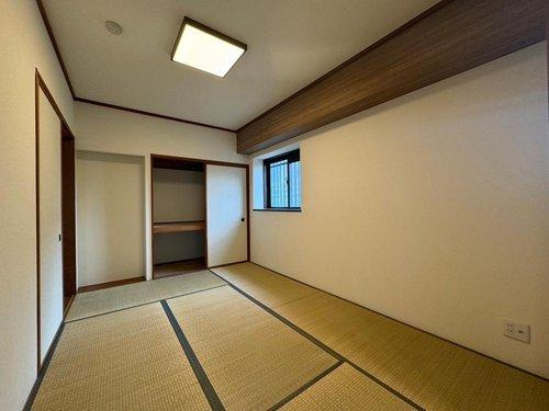 セザール一高南102の内装|和の雰囲気を活かした和室♪奥行きと高さのある押し入れ収納付きで、シーズンオフの布団もスッキリ仕舞える◎