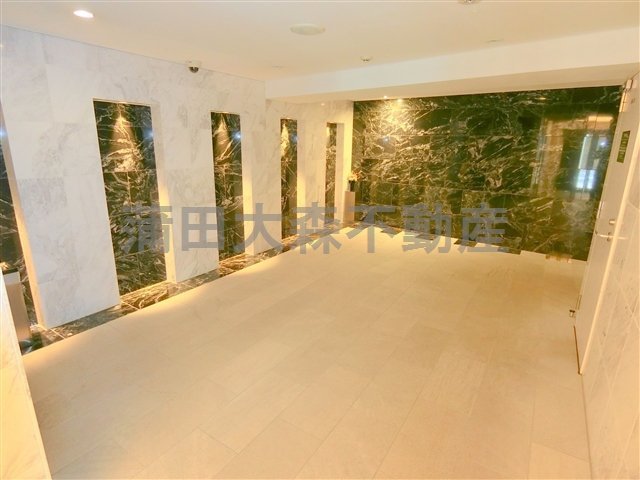 コンシェリア蒲田のエントランス