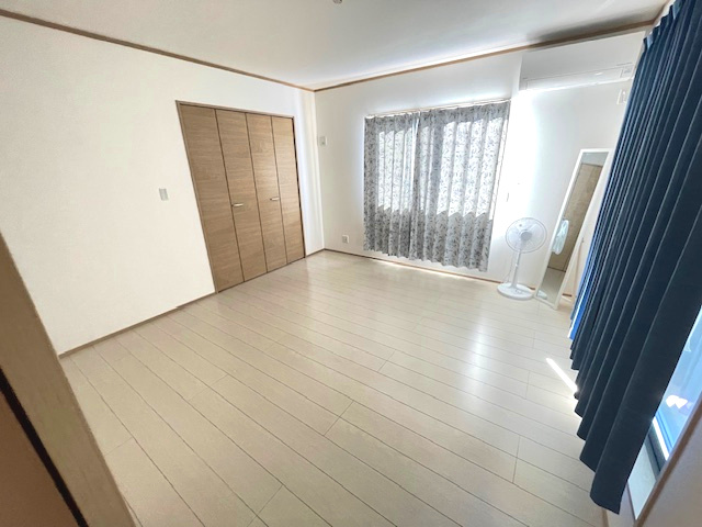 上里町七本木　中古3480の洋室