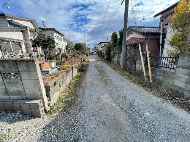 上里町七本木　中古3480の前面道路含む現地写真