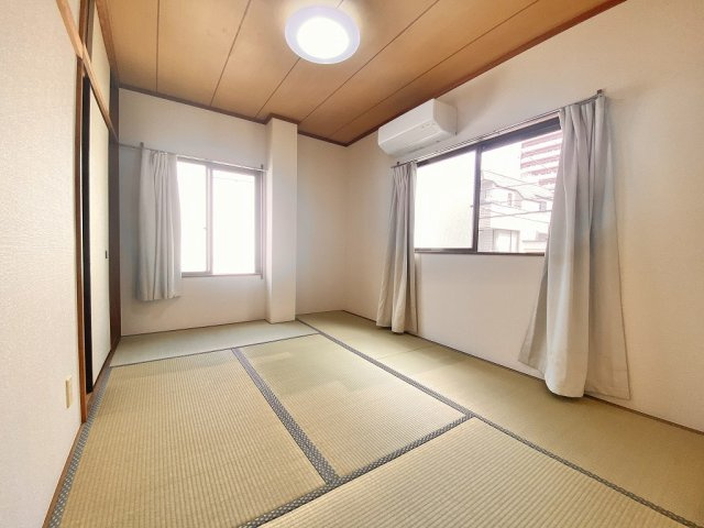 山口マンションの和室