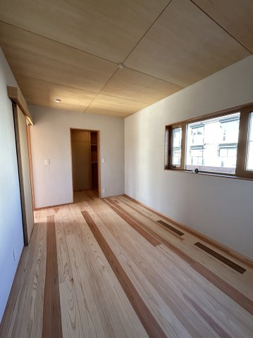 木田余東台1丁目　ガレージ付き住宅の洋室|7.8帖寝室