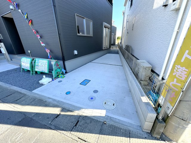 八潮市伊勢野新築戸建の駐車場|２号棟駐車スペース