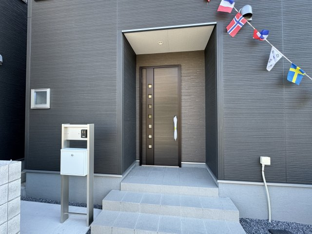 八潮市伊勢野新築戸建のエントランス|エントランス・玄関ポーチ