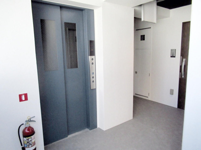 【エントランス】 | 吉岡マンション | エレベーターホール