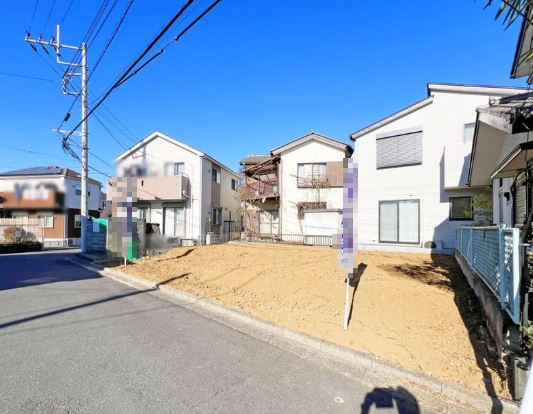 【土地】鶴ヶ島市脚折建築条件無し売地 全1区画の前面道路含む現地写真|前面道路6.1ｍあり車の出し入れも楽々！