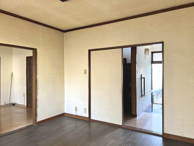 【居間・リビング】 | 伏尾　中古戸建