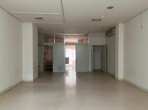 東医ビルのロビー