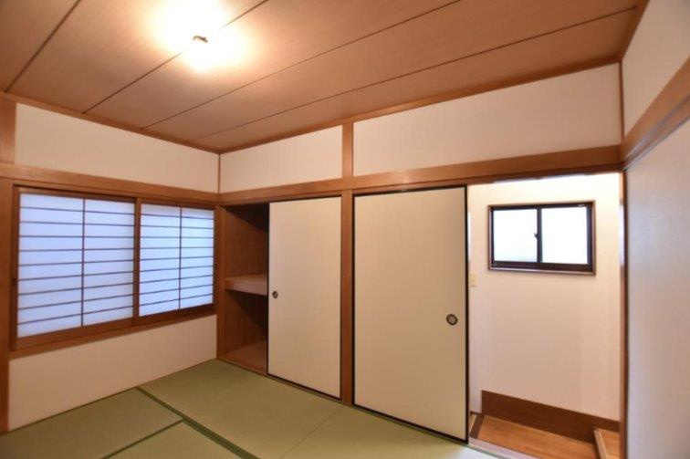 私部７丁目　中古一戸建ての和室|和室6帖
■物件内覧・資金計画相談・住宅ローン相談、リフォーム相談、お問合せ受付中■
※当日・翌日のご内覧、ご相談はお電話でのお問合せがスムーズです！