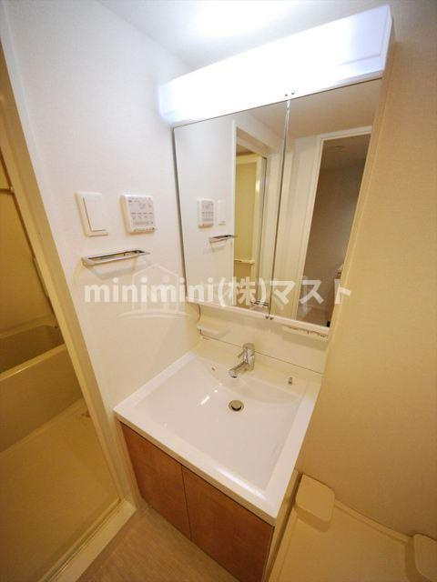 ルーエ天満橋の洗面所